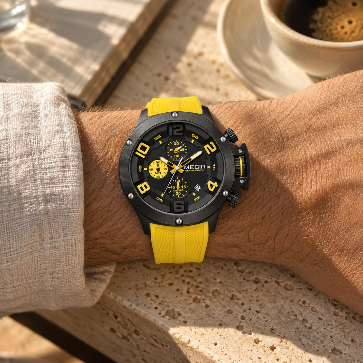 MEGIR Recon Chrono 47 · Preto & Amarelo · no pulso