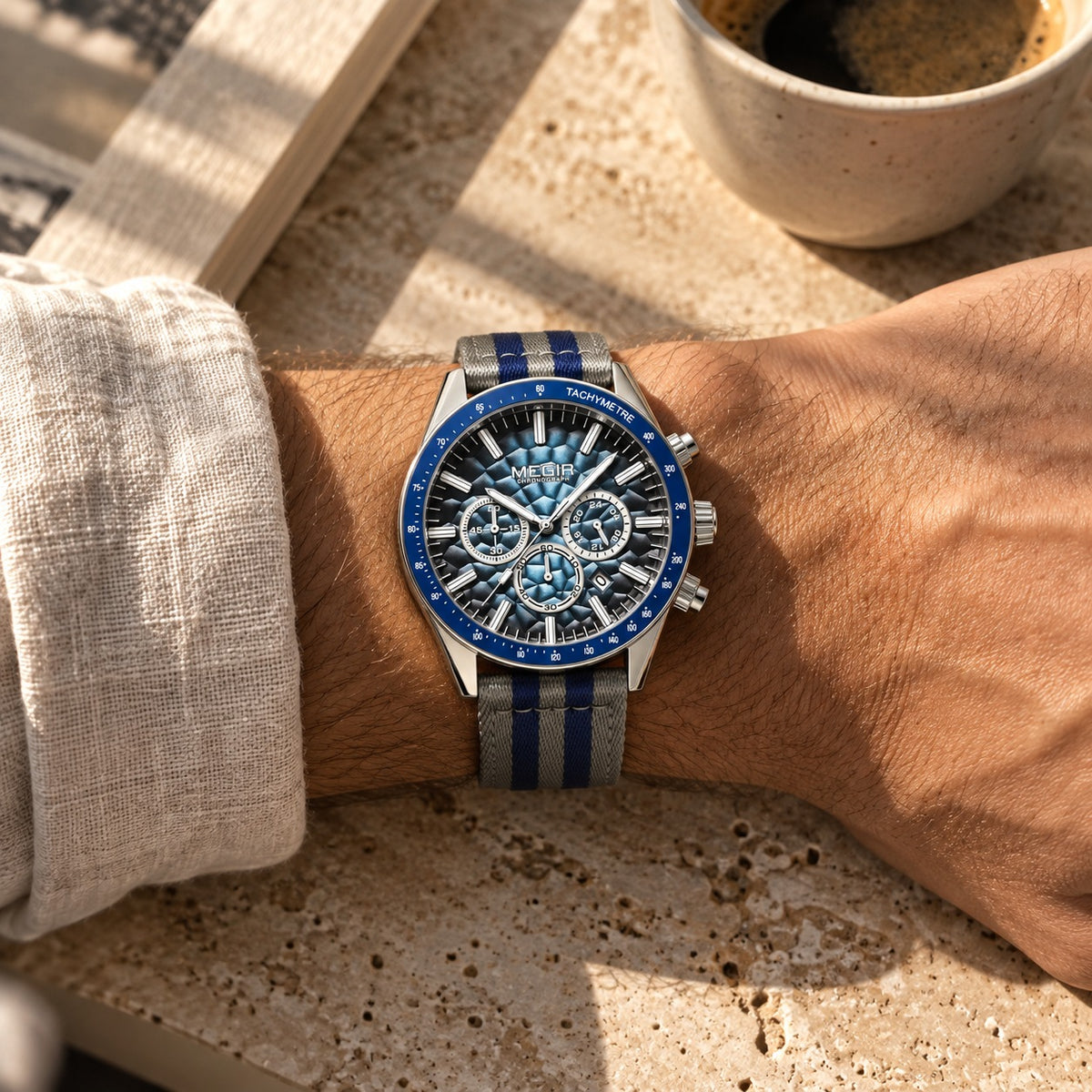 MEGIR Trek Chrono 24H · Prata Polido · no pulso