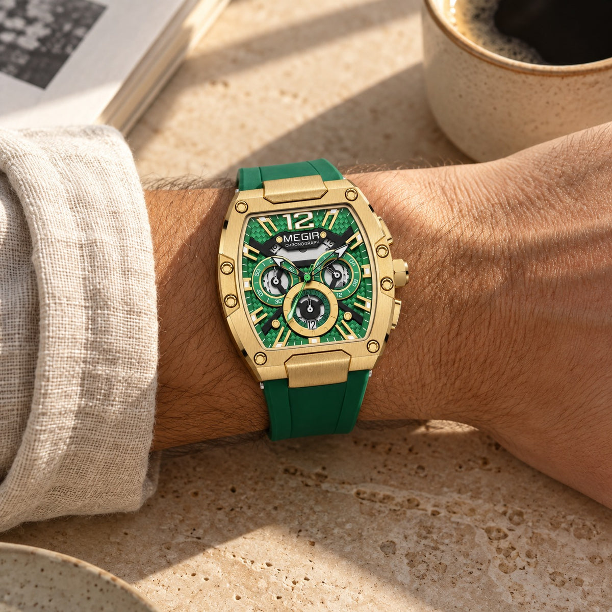 MEGIR Recon Chrono 24H · Verde Floresta · no pulso
