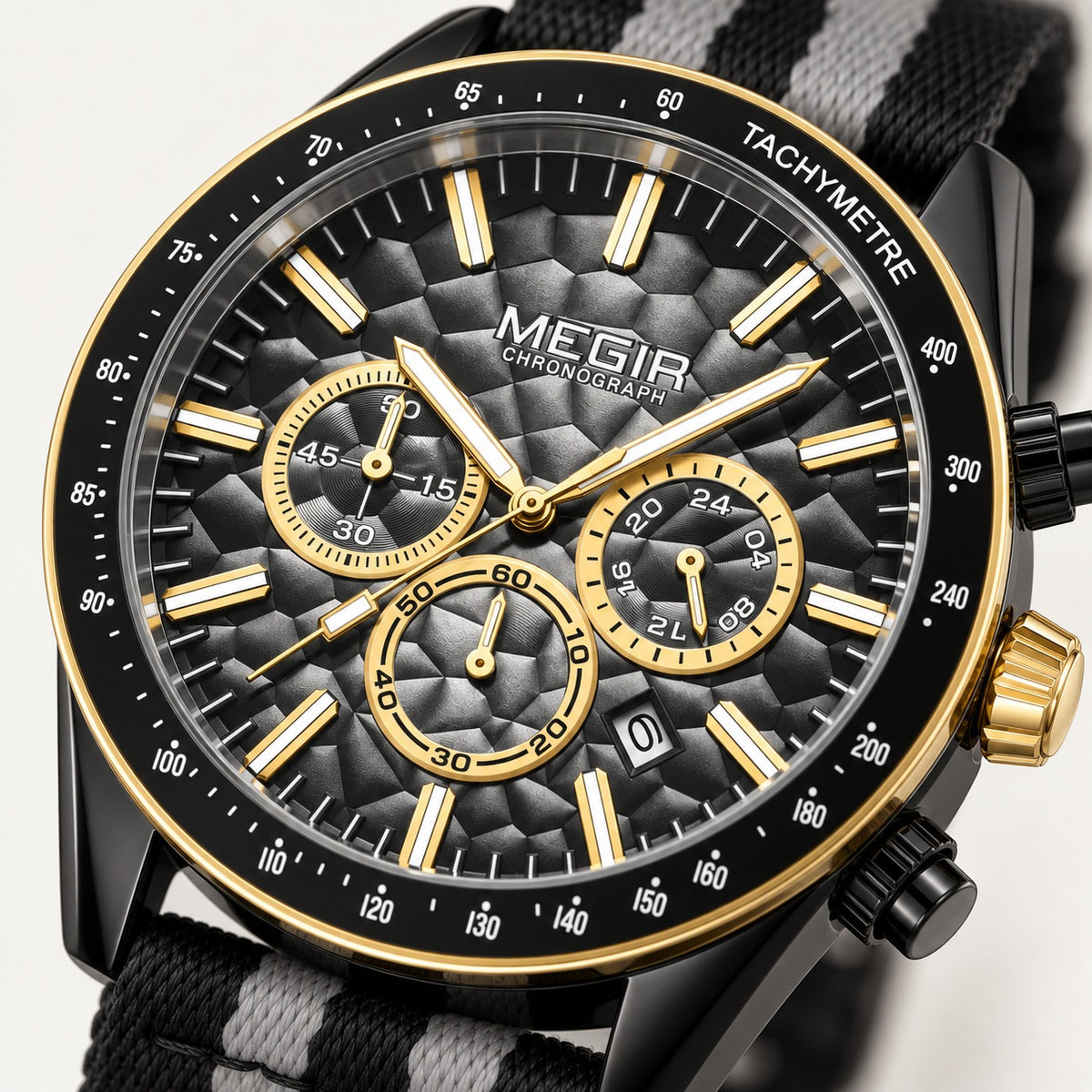 MEGIR Trek Chrono 24H · Preto Carbono · detalhe do mostrador