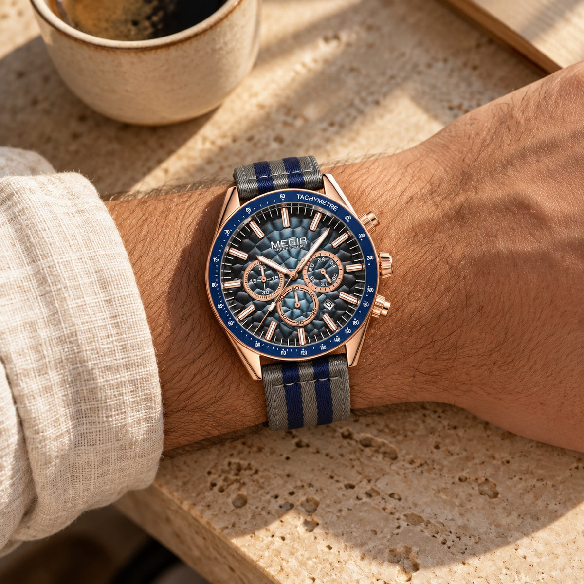 MEGIR Trek Chrono 24H · Rosé Gold · no pulso